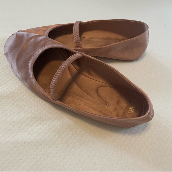 ZARA SATIN EFFECT BALLET FLATS
PINK WOMENS SIZE 9 - Picture 6 of 6